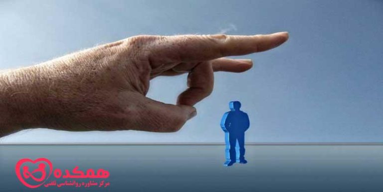 علائم هشدار دهنده سو استفاده مشاوران در روان شناسی | همکده