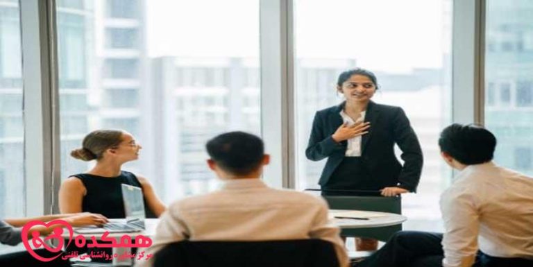 درک زبان بدن در تنظیمات اجتماعی | همکده