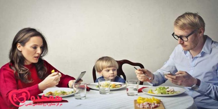 تاثیر فناوری بر فرزندپروری والدین | همکده