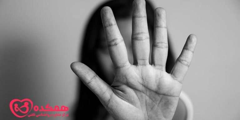 قلدری در نوجوانان | همکده