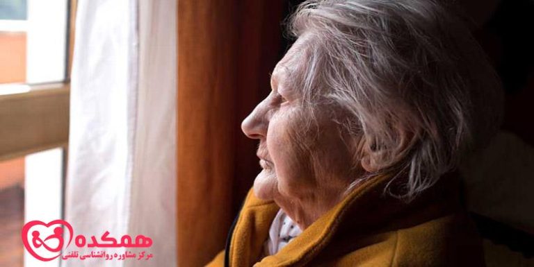 ابتلا به بیماری آلزایمر در زنان و مردان چگونه است؟