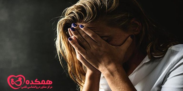 نشانه های یک قلدر عاطفی (و چگونه آن‌ها را متوقف کنیم)