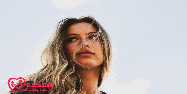 فرد با ویژگی شهودی - همکده