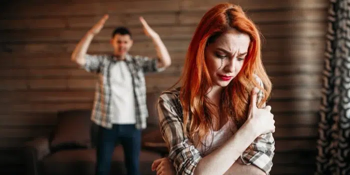 چرا زن ها رابطه سمی رو ترک نمیکنن