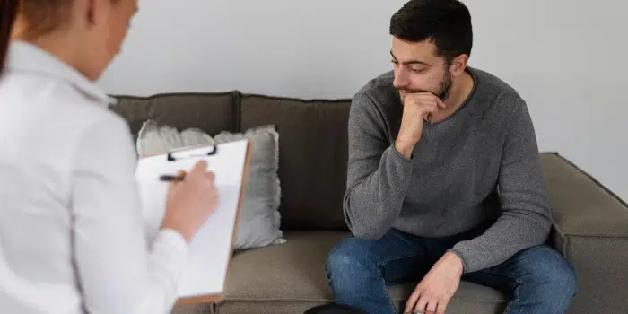 چگونه خرافات روند درمان مشکلات روحی را به تعویق می‌اندازد؟