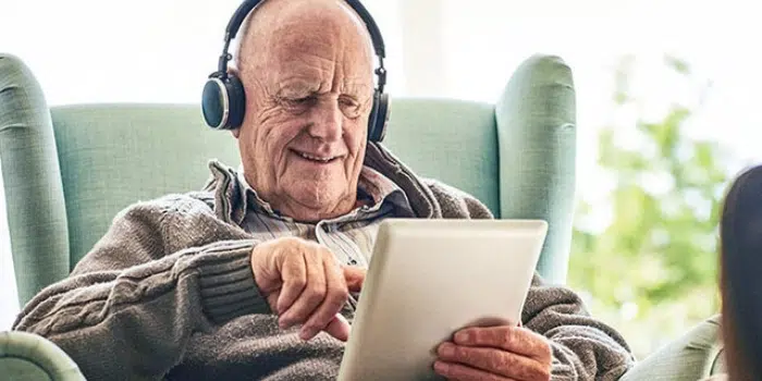 سالخورده ها اعتیاد بیشتری به وسایل دیجیتال دارند